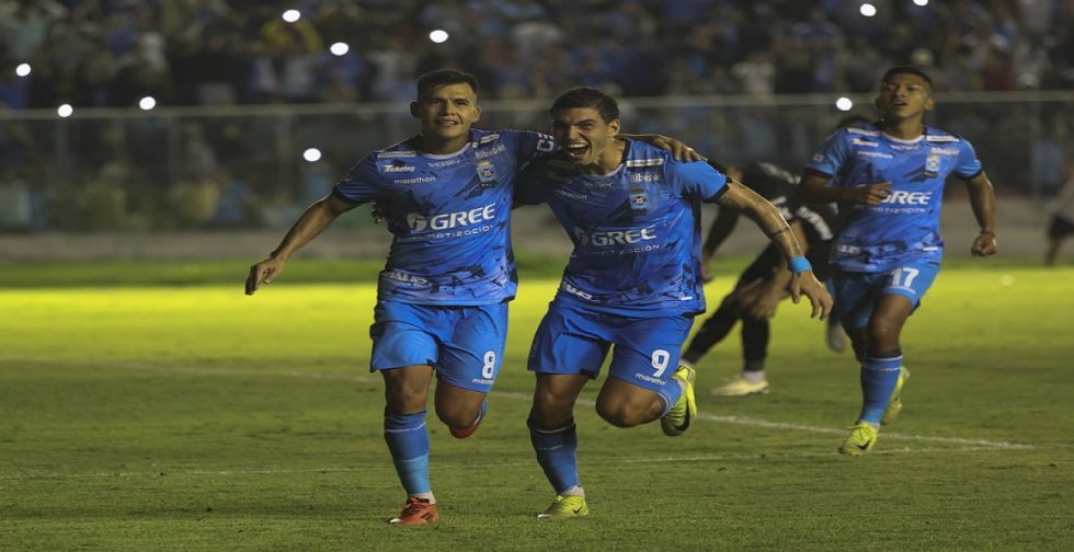 Blooming se queda con el  triunfo en la primera final 