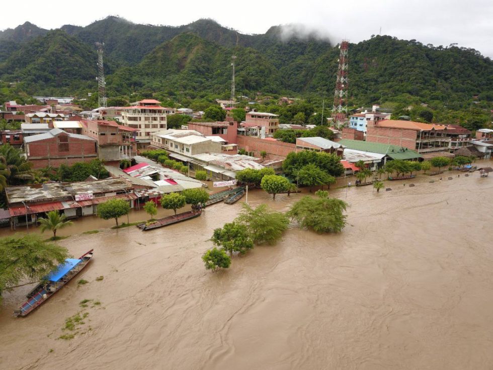 El río Beni se desborda e inunda la avenida Costanera en Rurrenabaque