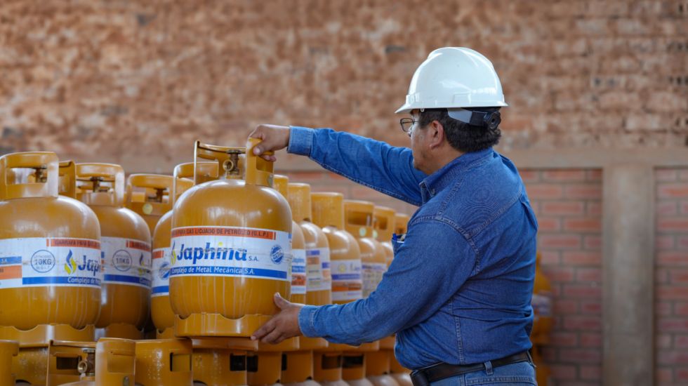 YPFB garantiza abastecimiento de gas domiciliario