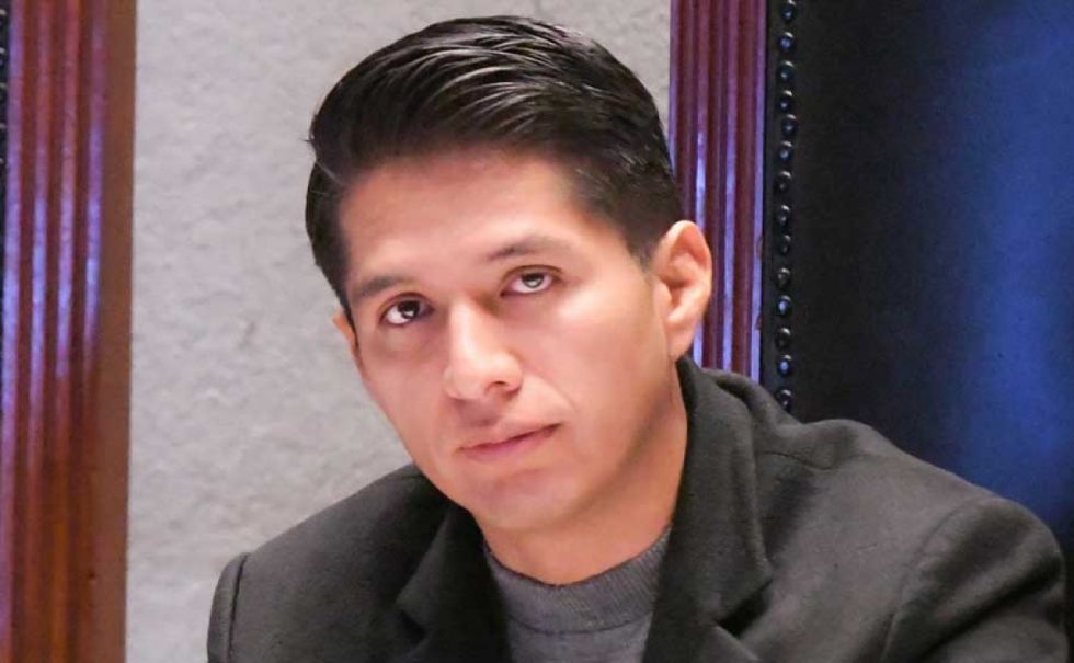 Andrónico reafirma que no es candidato ‘mucho menos del arcismo’