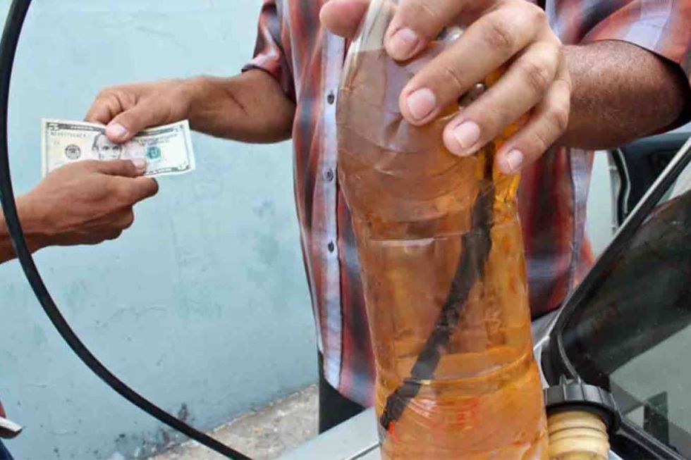 Aprenden a revendedor de gasolina