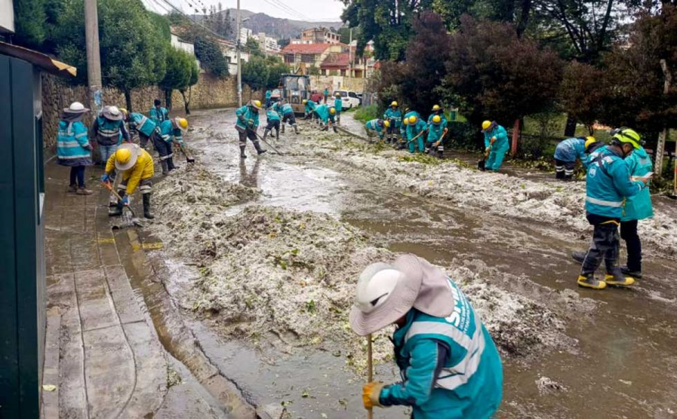 Fuerte granizo causa afectaciones en La Paz