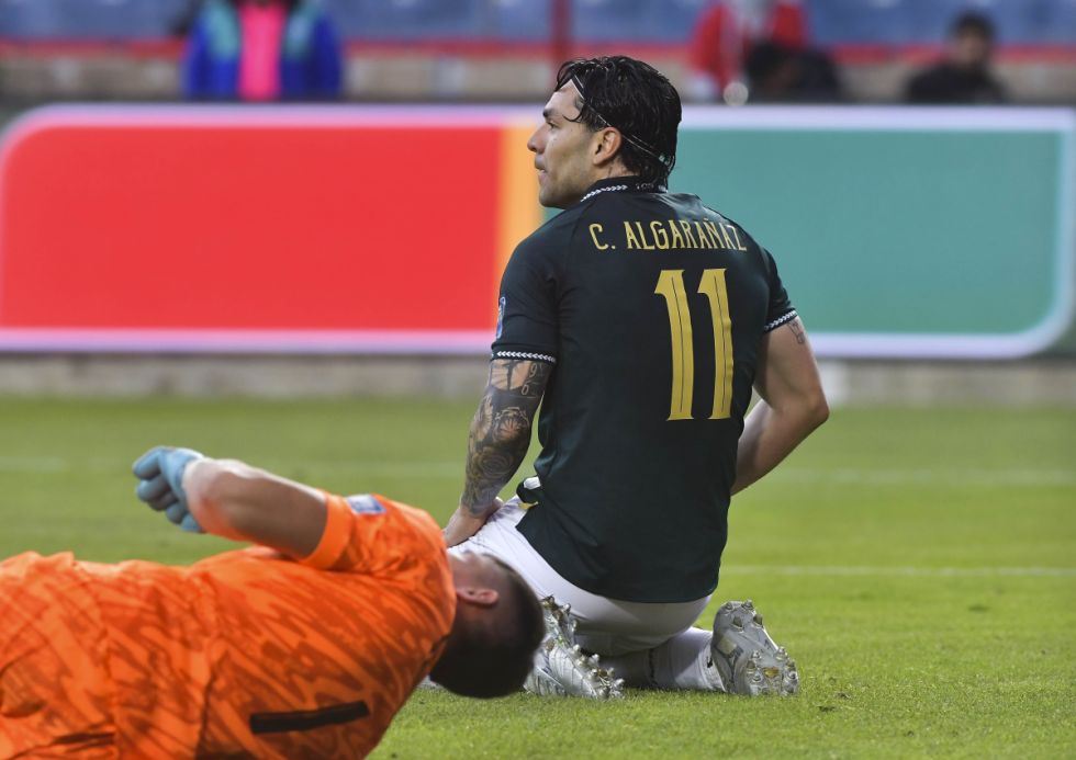En el fútbol mandan los goles: Bolivia no pudo romper la propuesta uruguaya 