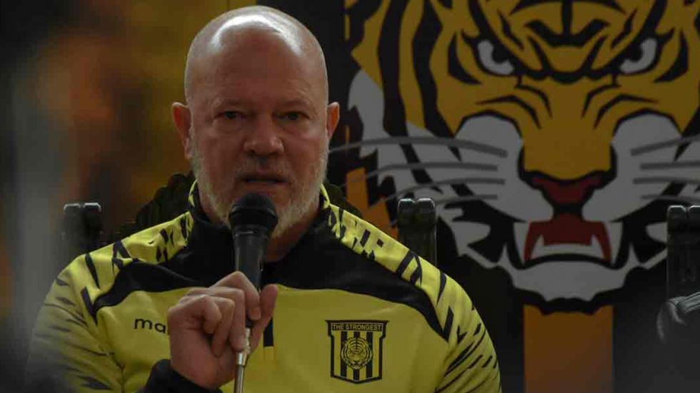 Carlos Zago: Ayer dirigió a The Strongest y hoy fue presentado en otro club