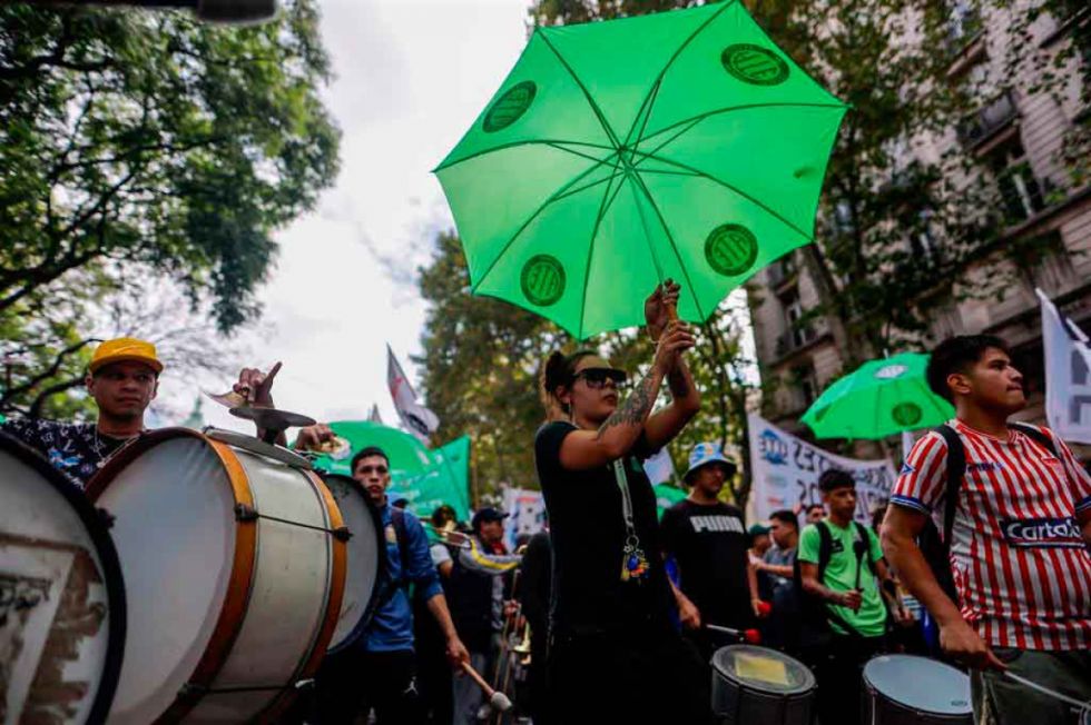 Jubilados marchan en Argentina