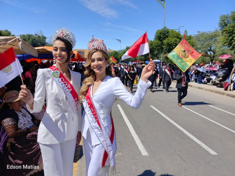 Búscate en el desfile del 15 de Abril (Fotos)