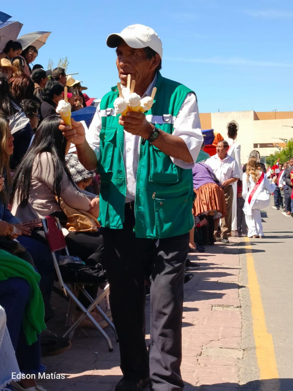 Búscate en el desfile del 15 de Abril (Fotos)
