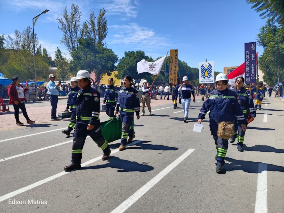 Búscate en el desfile del 15 de Abril (Fotos)