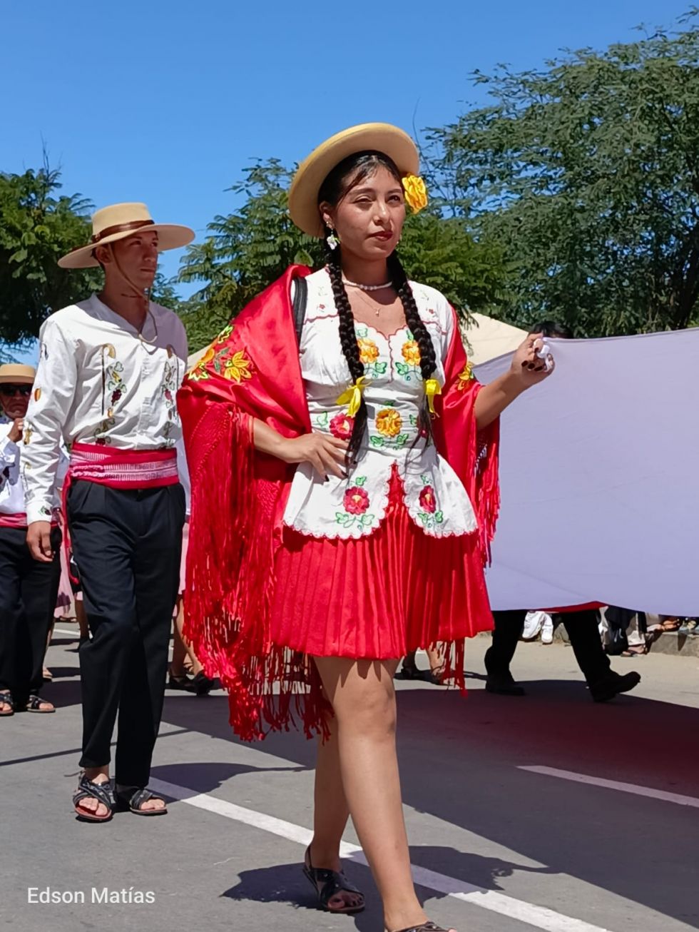 Búscate en el desfile del 15 de Abril (Fotos)