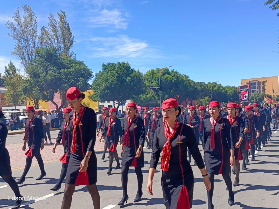 Búscate en el desfile del 15 de Abril (Fotos)