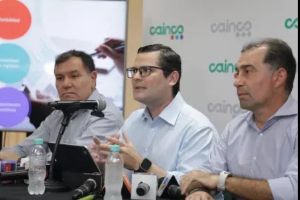 Cainco cuestiona “incremento salarial unilateral” y plantea congelar salarios del sector público y el mínimo nacional