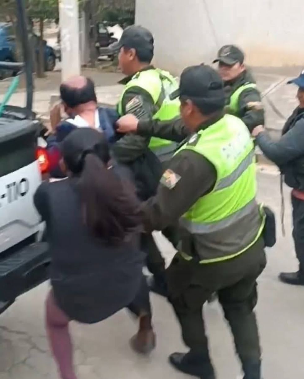 Amenazan a padre que denunció a profesor por abuso sexual en Tarija