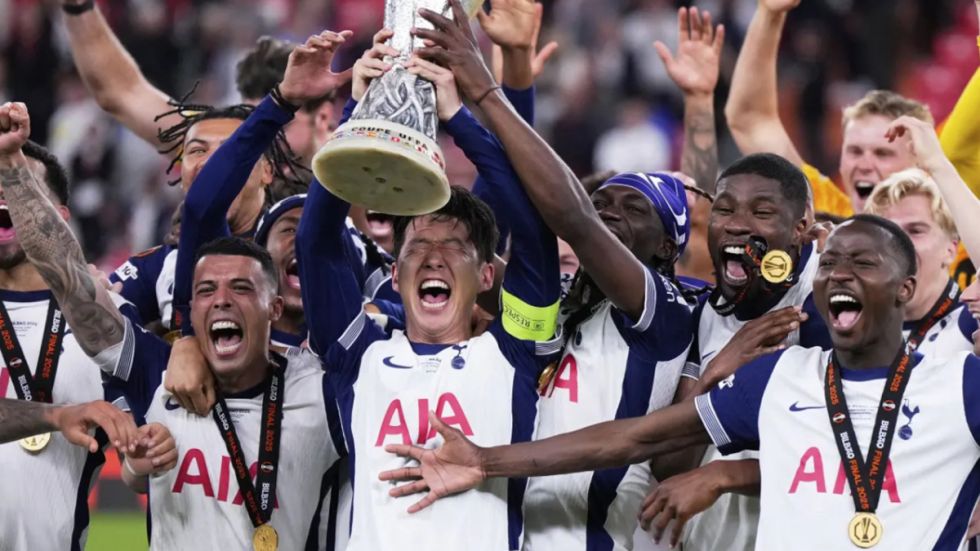 Tottenham vuelve a la gloria tras 41 años