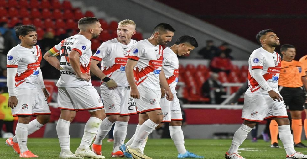 Nacional se despide de la Sudamericana con una bochornosa goleada 