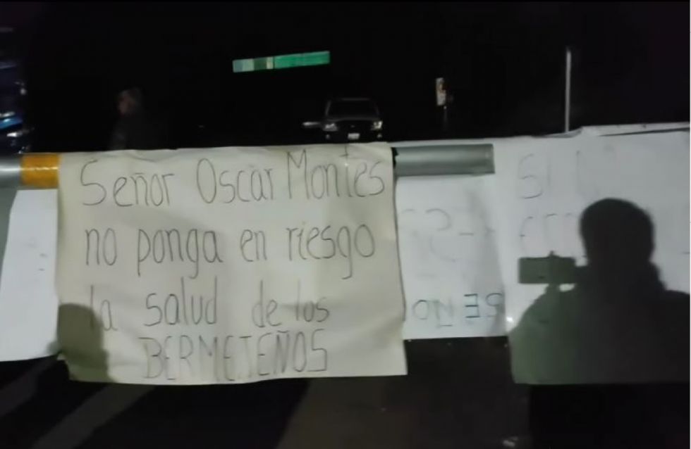 Bermejo amanece bloqueado por crisis en salud
