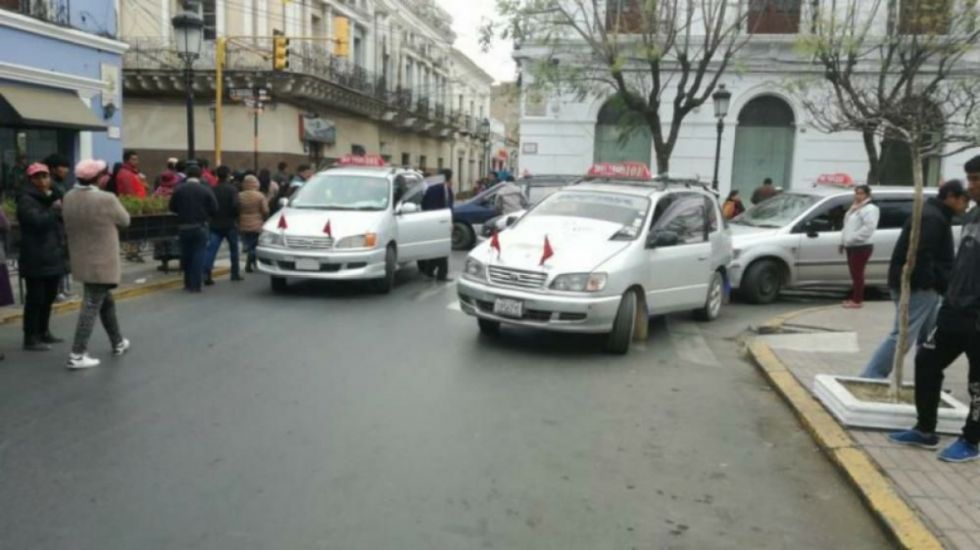 Taxi Trufi  “El Chapaco” incrementa sus tarifas en algunas líneas 
