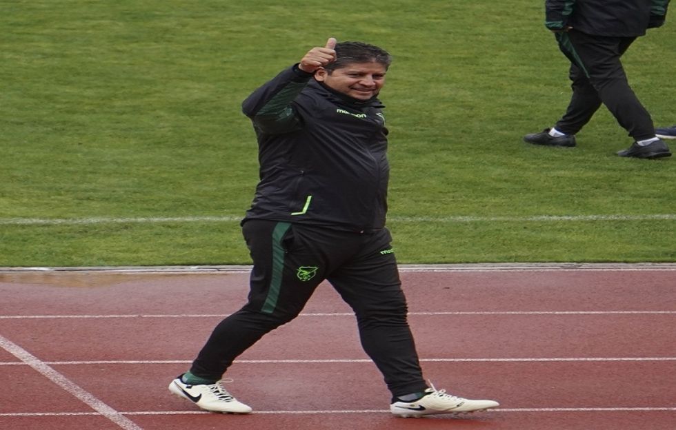 Villegas afina detalles en el once titular de la Verde 