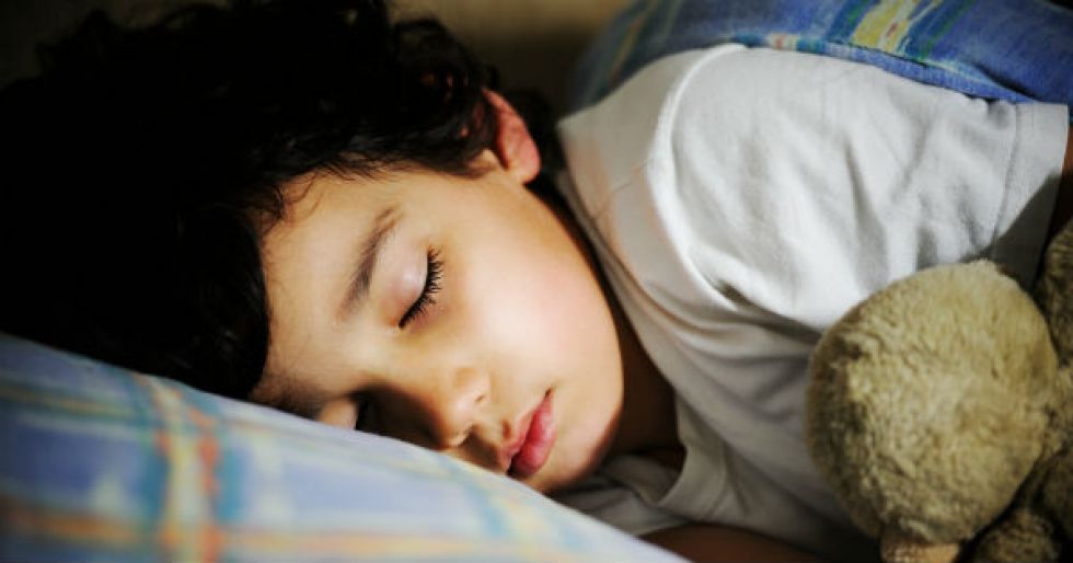 Un experto alerta de que el déficit de sueño que afecta a la población infantil «deja una importante huella»
