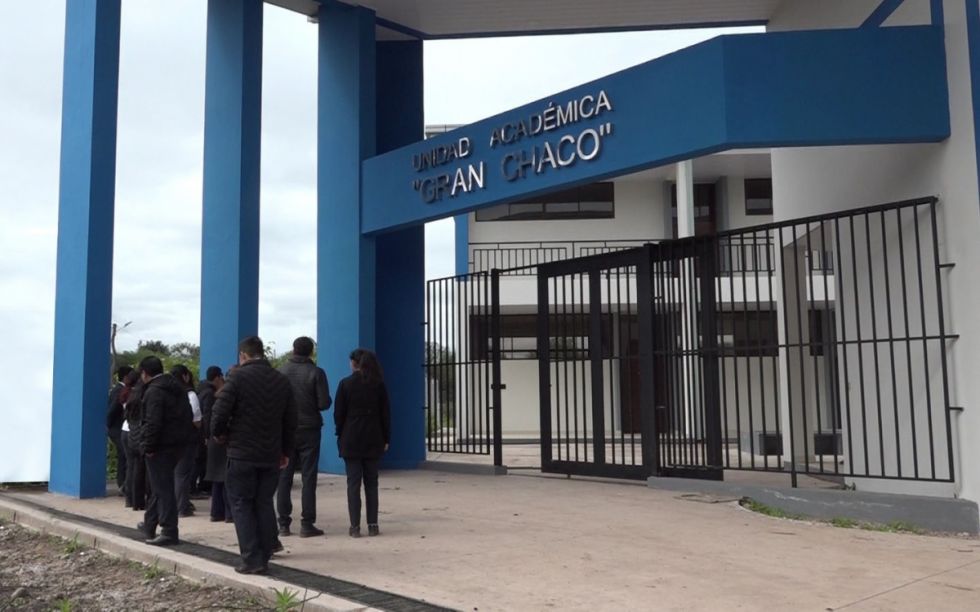 Ultiman la entrega de la Normal en Caiza