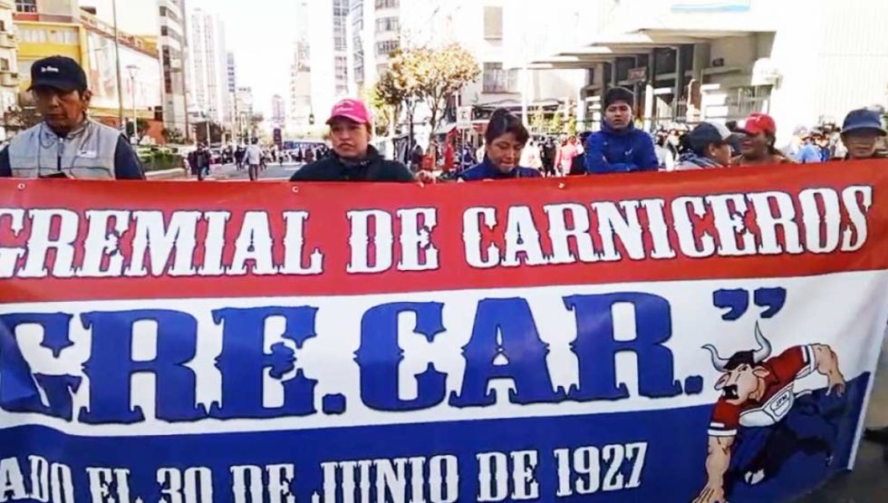 Carniceros denuncian alza de precio de más de 100%