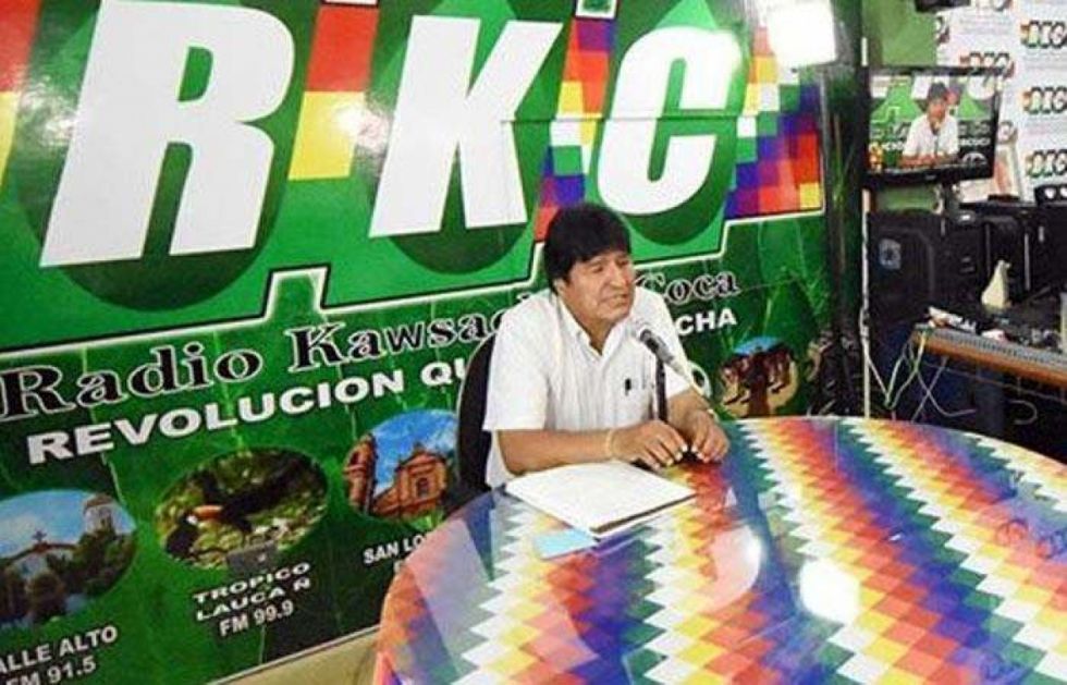 Suspenden la página de Facebook de la radio de Evo Morales