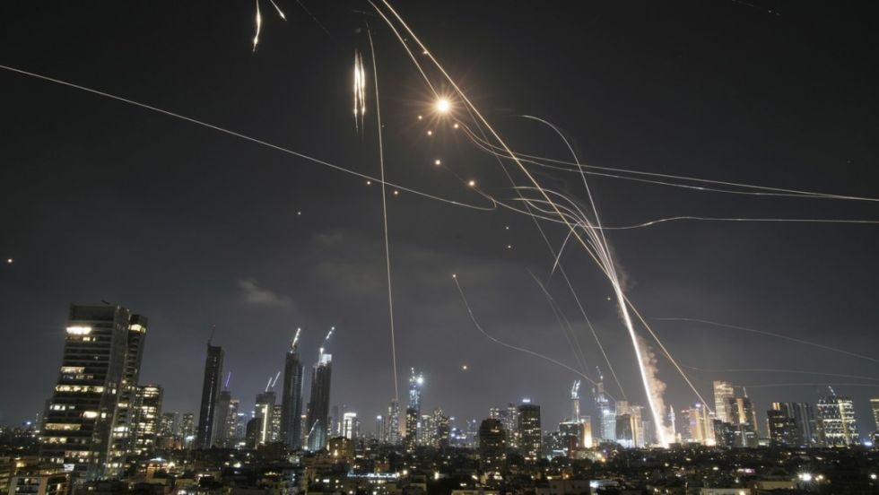 Irán lanza segunda oleada de misiles contra Israel