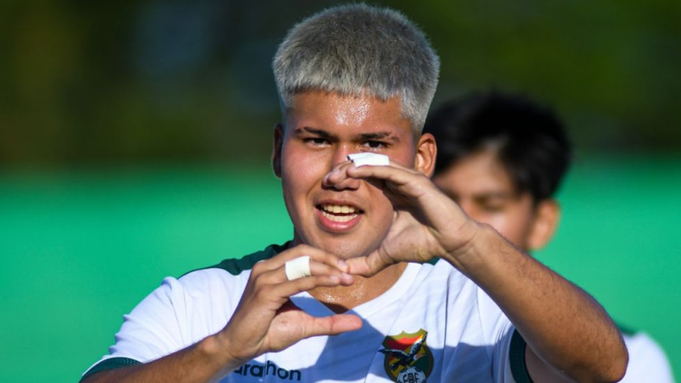Victoria de la Verde en su primer amistoso Sub-17 con Uzbekistán