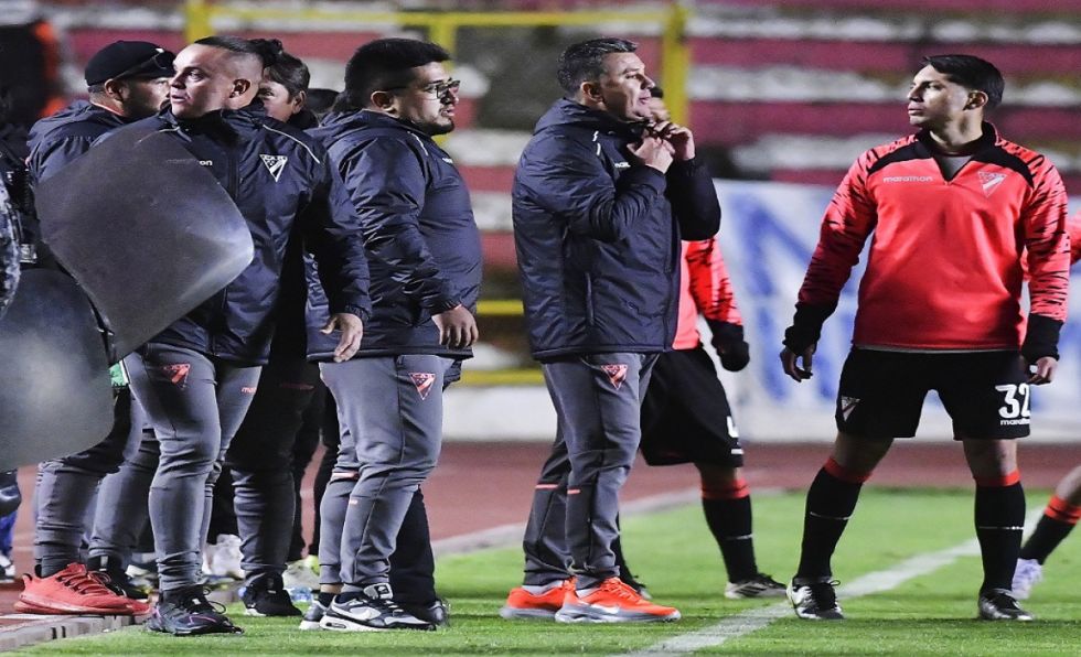 Julio César Baldivieso: “Muchas veces hemos sido perjudicados y favorecidos con los arbitrajes”