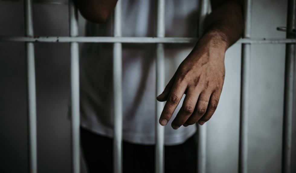 Hombre es sentenciado por  raptar y violar a una niña