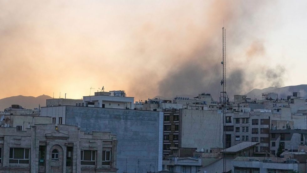 Trump decidirá en dos semanas si  interviene en el conflicto de Irán
