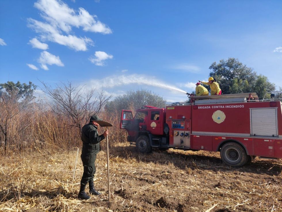 Bomberos y voluntarios logran sofocar el incendio en Carachimayo
