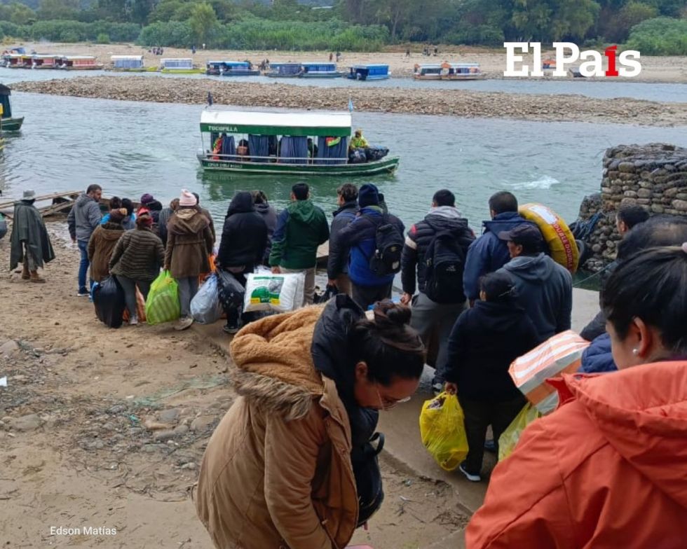 Más de 10.000 argentinos cruzan a diario la frontera por Bermejo