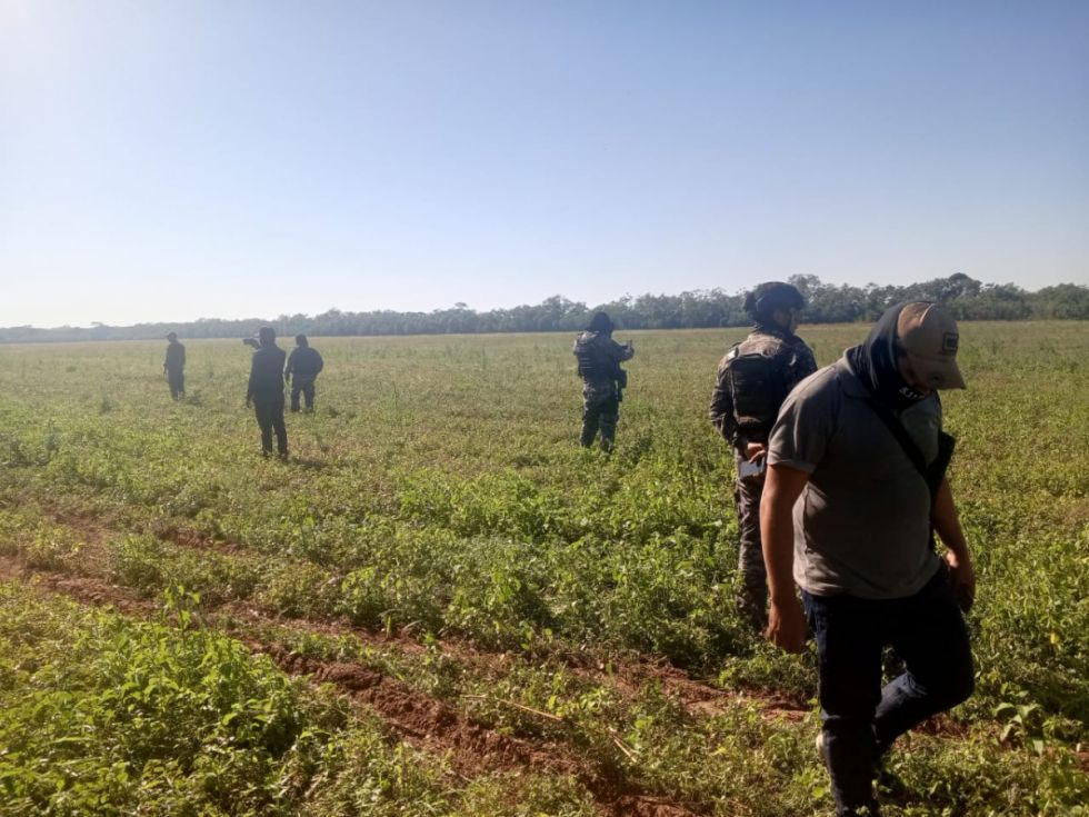 Contingente policial sigue en la propiedad Santa Rita