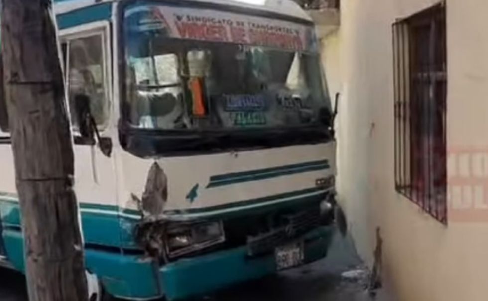 Colisión dañó la pared de una vivienda en Tarija