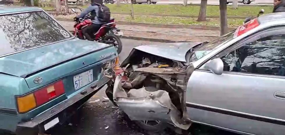 Tarija: Reportan triple colisión de vehículos en la avenida Jaime Paz Zamora