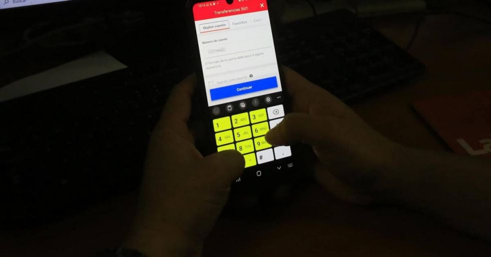 Un sujeto robó celulares y se transfirió más de Bs 50.000
