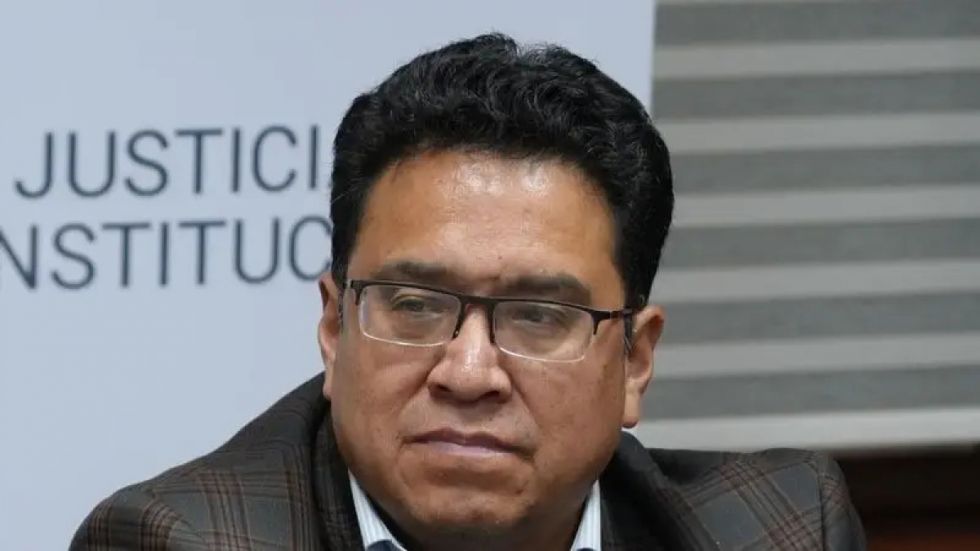 Justicia determina detención domiciliaria para Siles