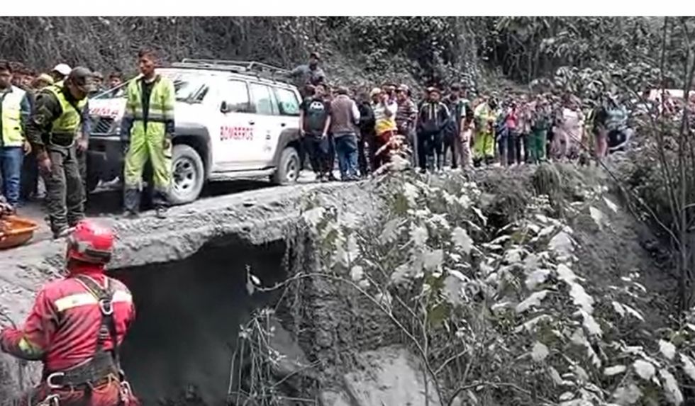 Un hombre pierde la vida tras caer con su motocicleta por un barranco 