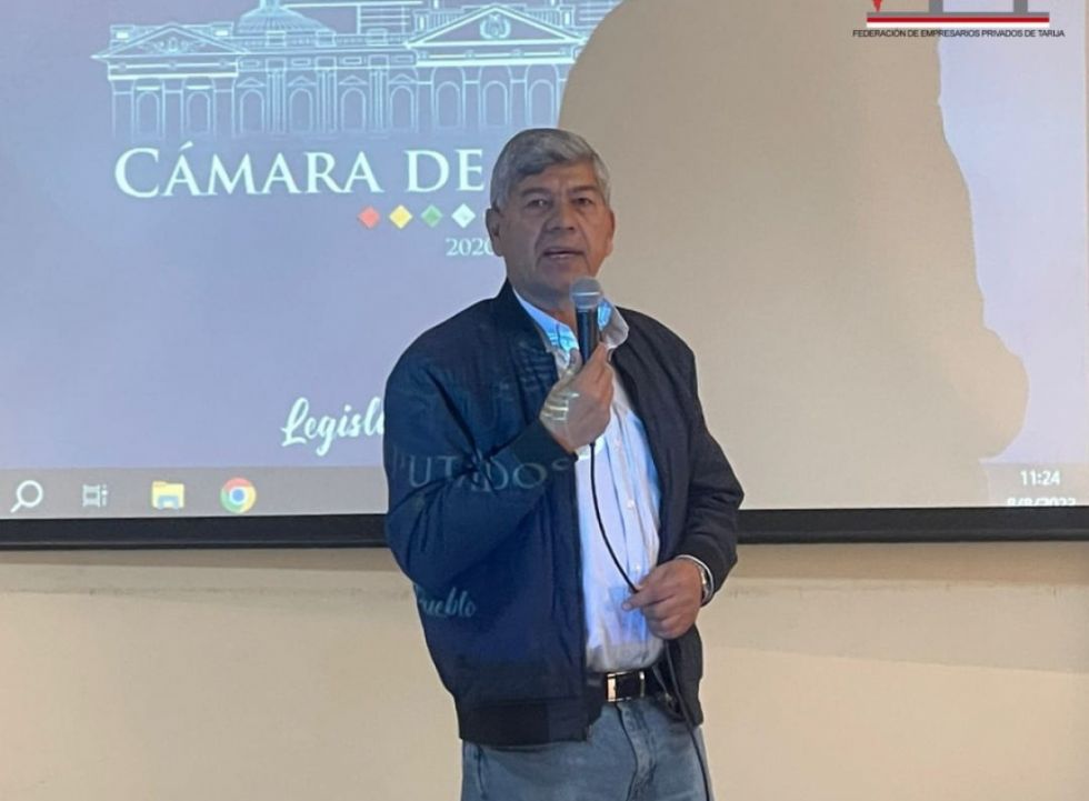 La incertidumbre política frena la economía local
