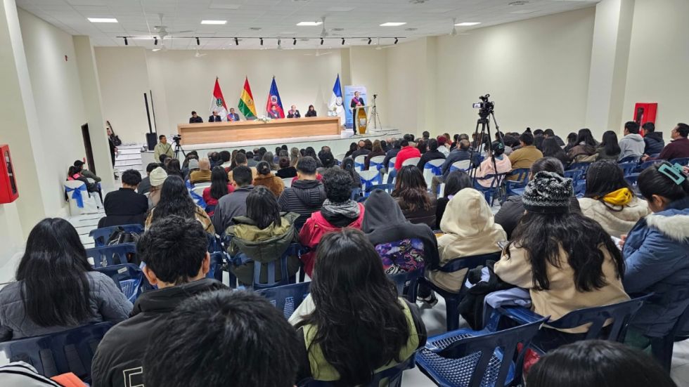 Crisis en la UAJMS, hay aulas hasta con 100 universitarios