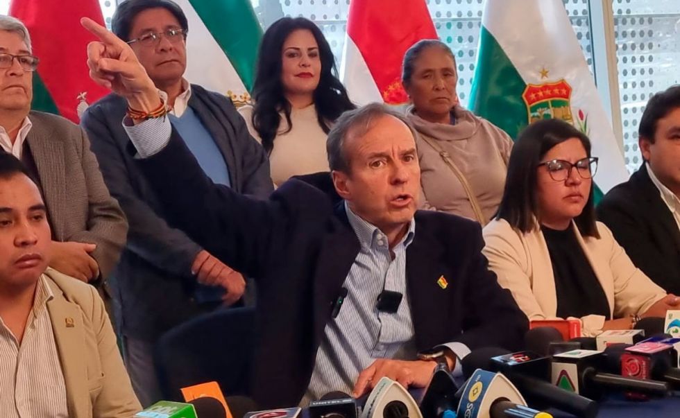 Tuto afirma que Evo será sometido a juicio de responsabilidades por caso Hotel Las Américas