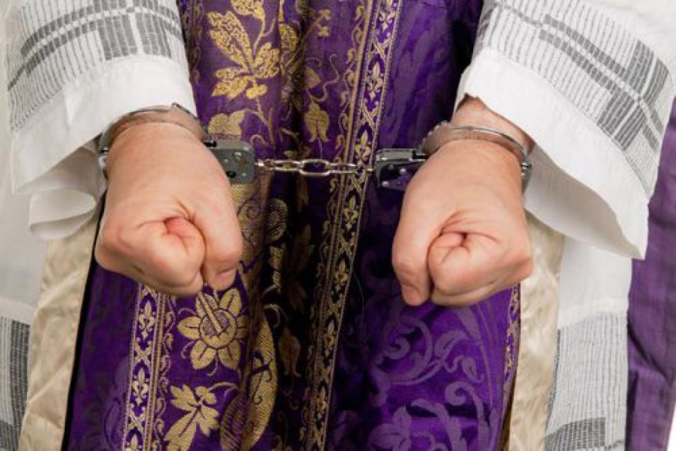 Bolivia activa proceso de extradición del exsacerdote acusado de abusos a menores