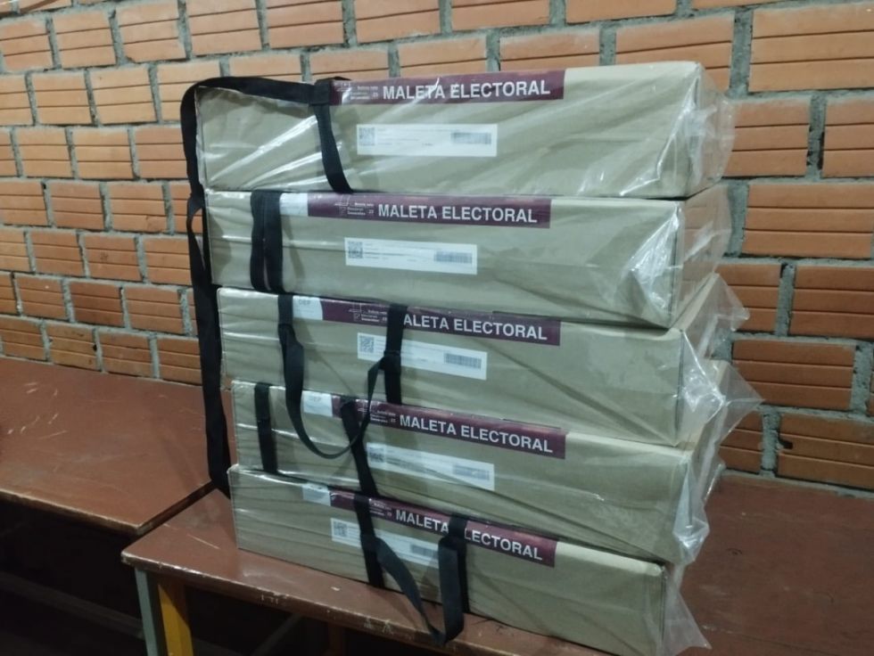Concluyen el envío del material electoral en 22 países rumbo al balotaje del 19 de octubre