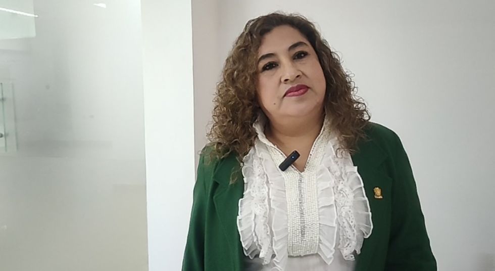 22. Gladys Alarcón