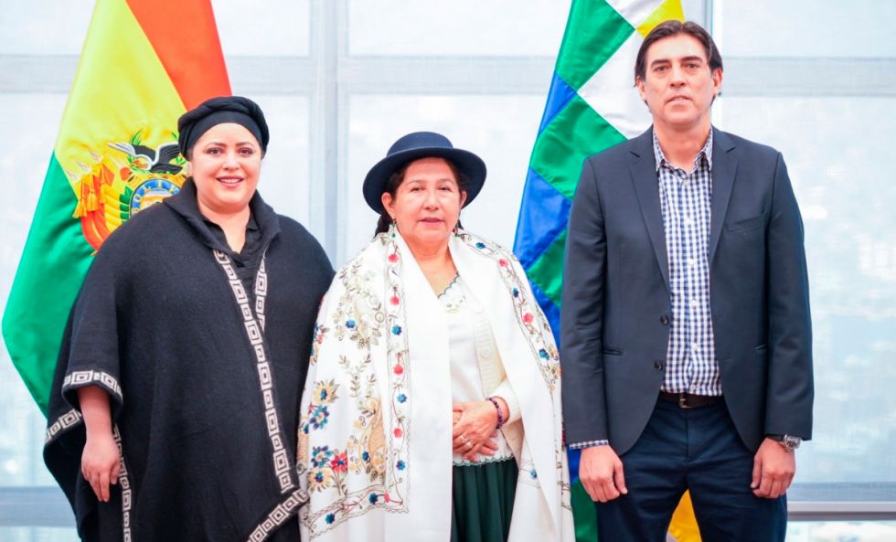 Parte del Ejecutivo se reúne con el coordinador de Paz para emprender la transición