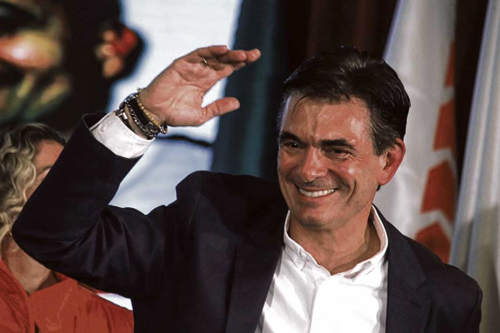 Paz dice que consultó con comunidades y ciudades sobre retomar relaciones con EEUU y obtuvo permiso