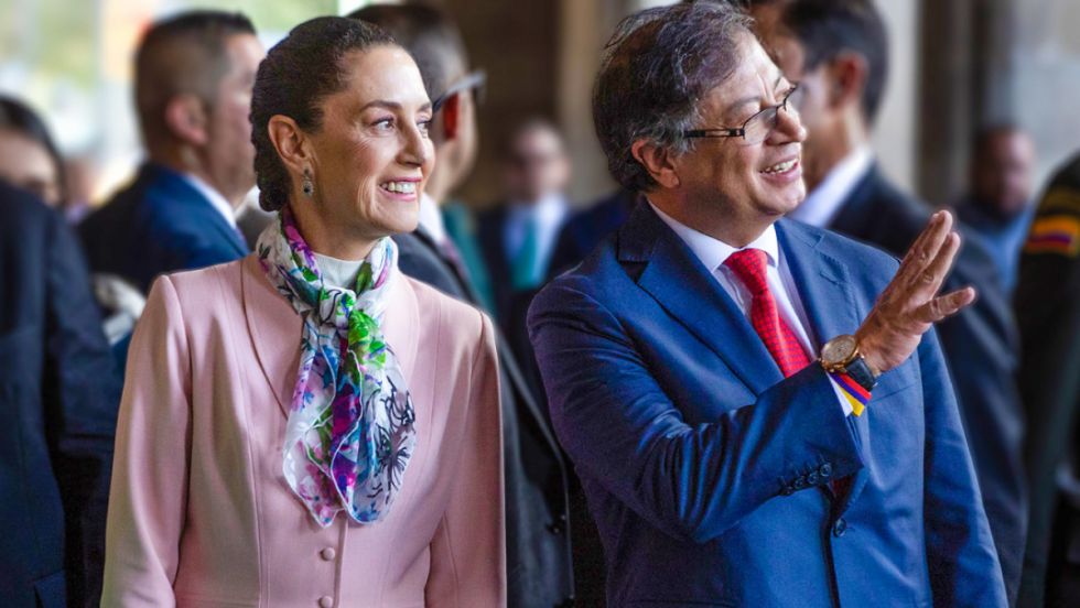 Petro apoya a Sheinbaum tras hostilidades de Perú