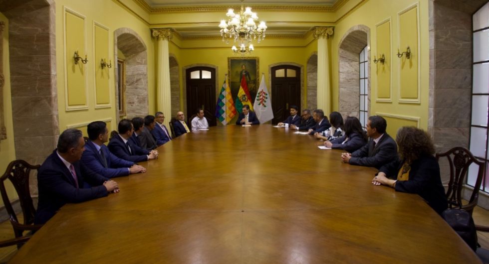 Paz marca línea en un gabinete pendiente de reestructuración