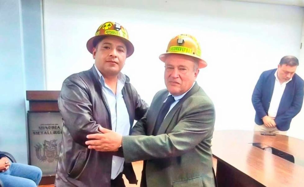 Cooperativas auríferas se reúnen con el Ministro de Minería y expresan apoyo al Gobierno