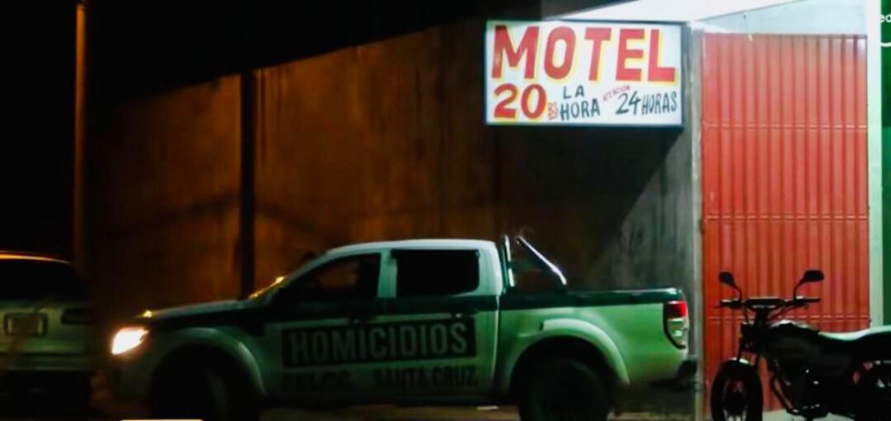 Ingresó con dos mujeres a un motel y terminó muerto; investigan el caso en Santa Cruz
